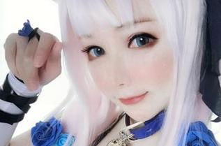 水手服是怎样的一片天？Kitkat Cosplay的照片让我有点分心